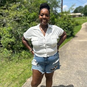 Meet your Posher, Shana